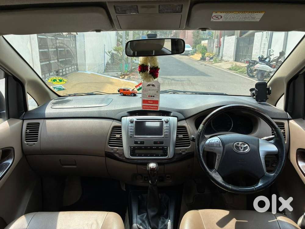 Toyota Innova 2.5 Z Diesel 7 Seater Bs Iv, 2015, Diesel