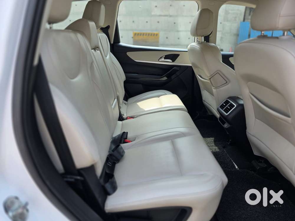 Mahindra Xuv700 2.0 Ax 7 Petrol At Luxury Pack Str, 2023, Petrol