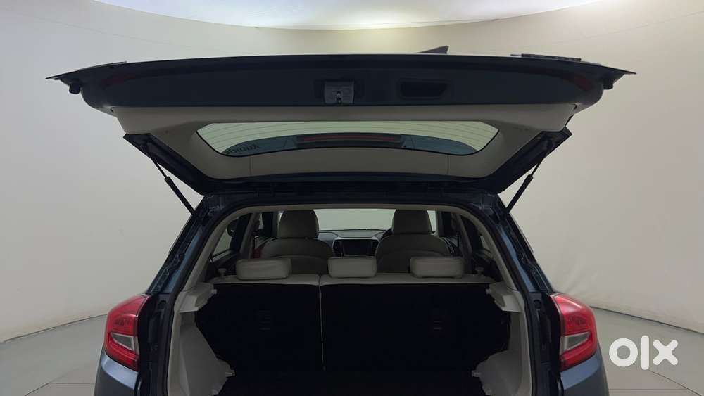 Mahindra Xuv300 1.2 W8 (o) Amt Petrol, 2022, Petrol