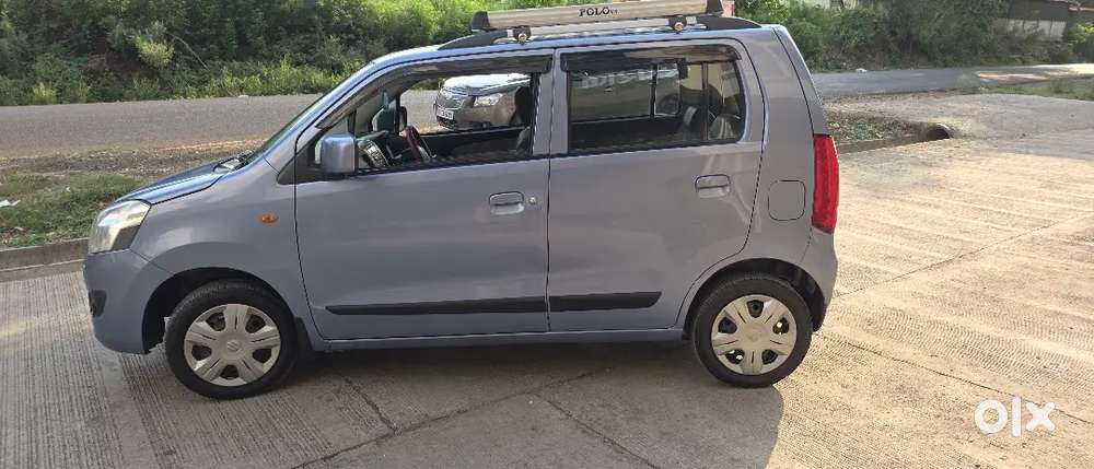 Showroom Condition Vxi Top End Model.new Tyre, New Battery.  Ac Chille