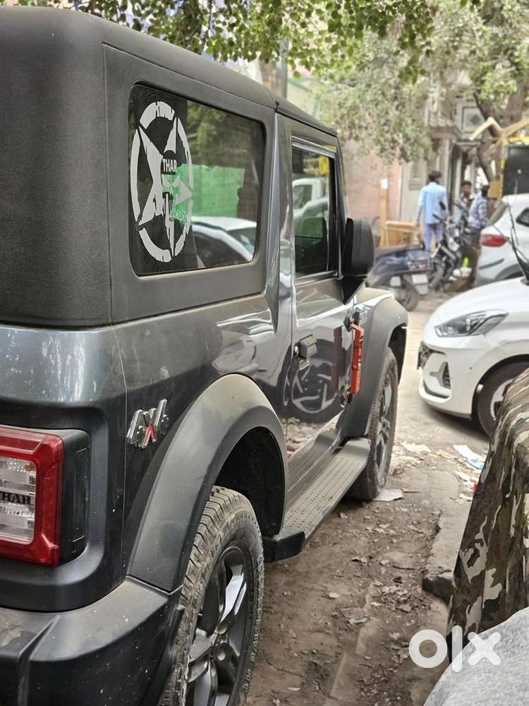 Mahindra Petrol 2023 Car