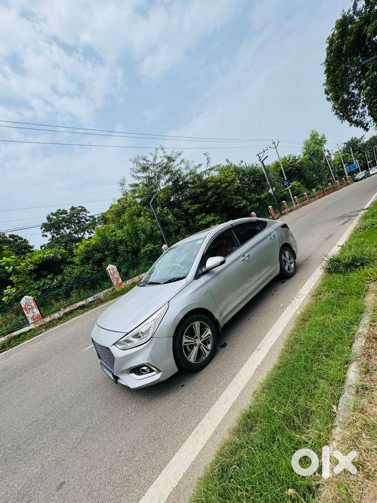 Hyundai Verna Diesel Automatic Full Top