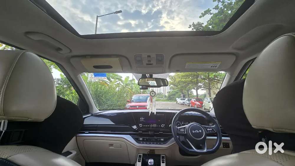 Kia Carens Luxury Plus Diesel Imt - Top End