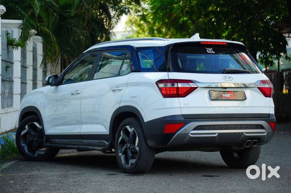 Hyundai Alcazar Platinum, 2023, Petrol