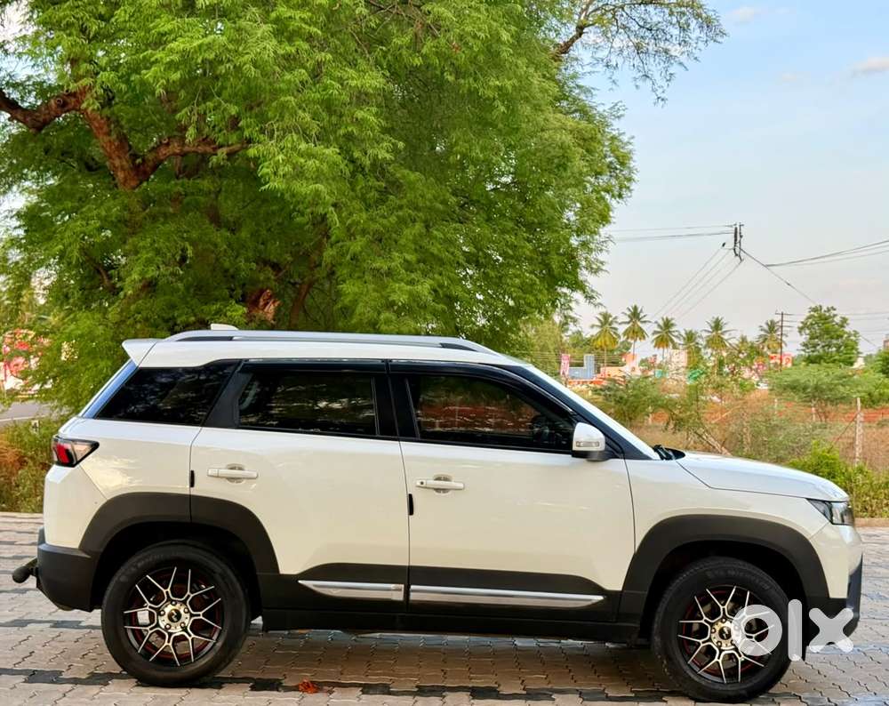 Maruti Suzuki Brezza 1.5 Vxi Smart Hybrid, 2023, Petrol