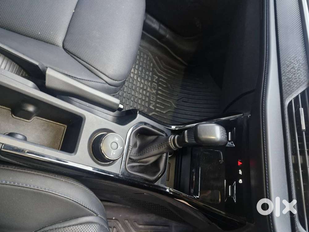 Tata Nexon Black  Manual  Clean Interior  Well-maintained Family Ca