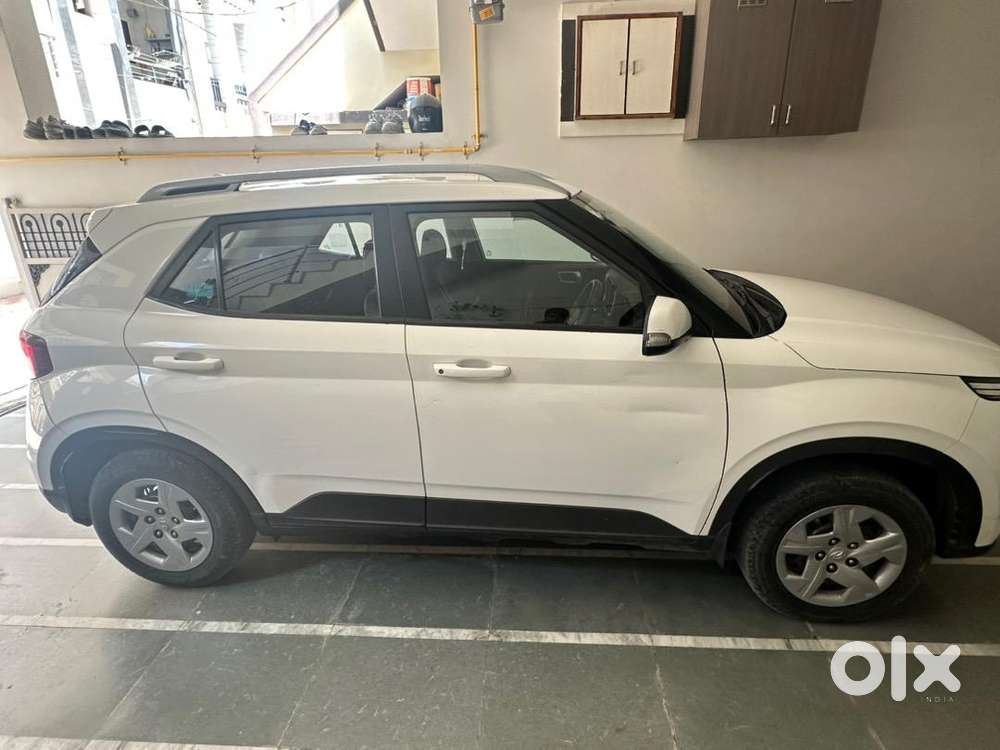 Hyundai Venue 2022 Cng Well Maintained