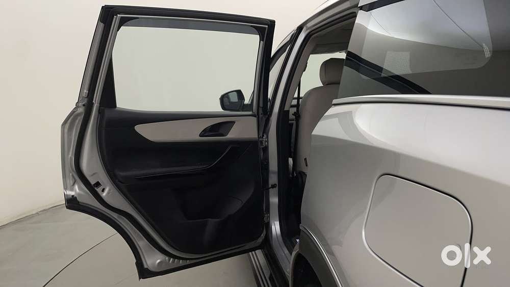 Mahindra Xuv700 2.2 Ax 5 Diesel At 7 Str, 2023, Diesel