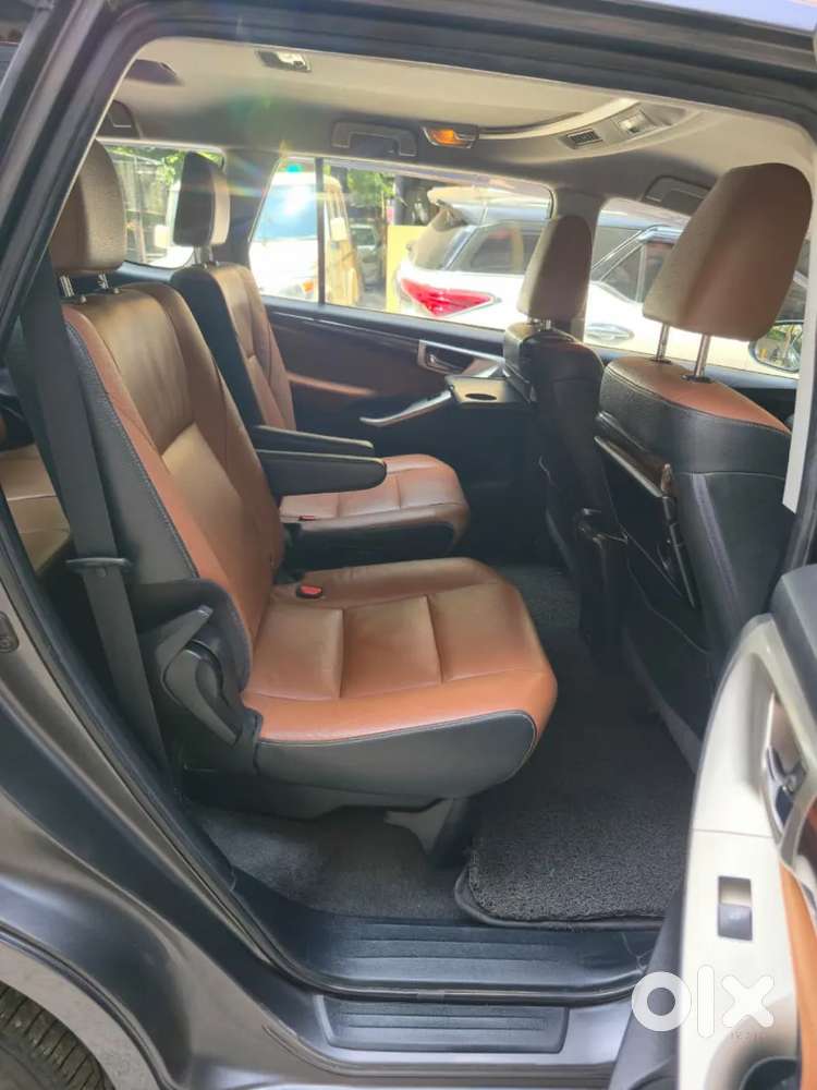 Toyota Innova Crysta 2.8 Zx At 7 Seater, 2017, Diesel