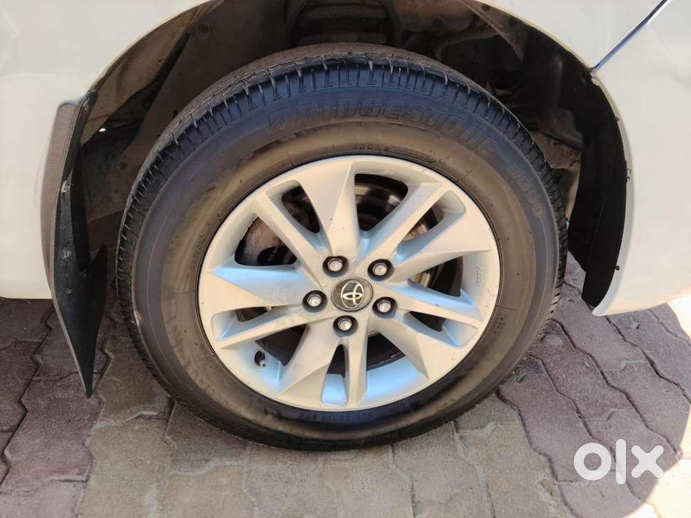 Toyota Innova Crysta 2017 Diesel Well Maintained