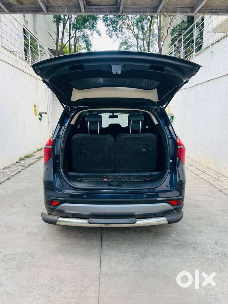 Mahindra Xuv700 Ax3 Diesel Manual | 2022 Model | Mint Condition