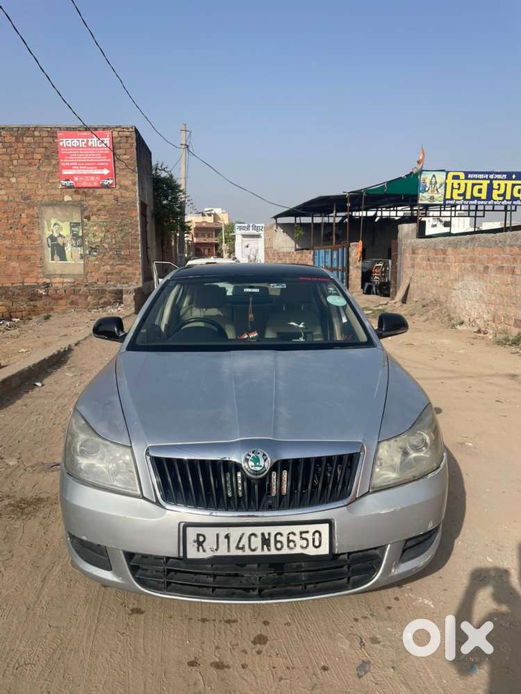Skoda Laura 2011 Petrol Well Maintained