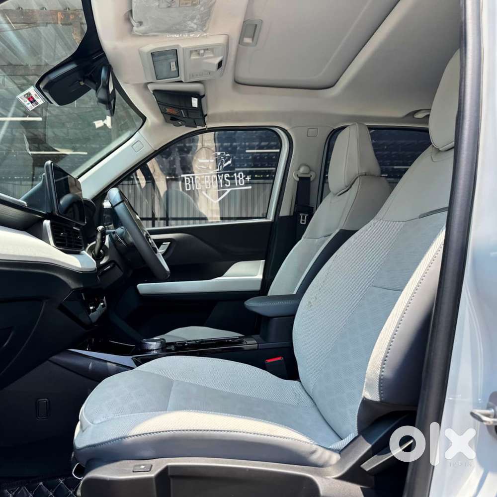 Tata Punch Ev Empowered Plus S Lr, 2025, Electric