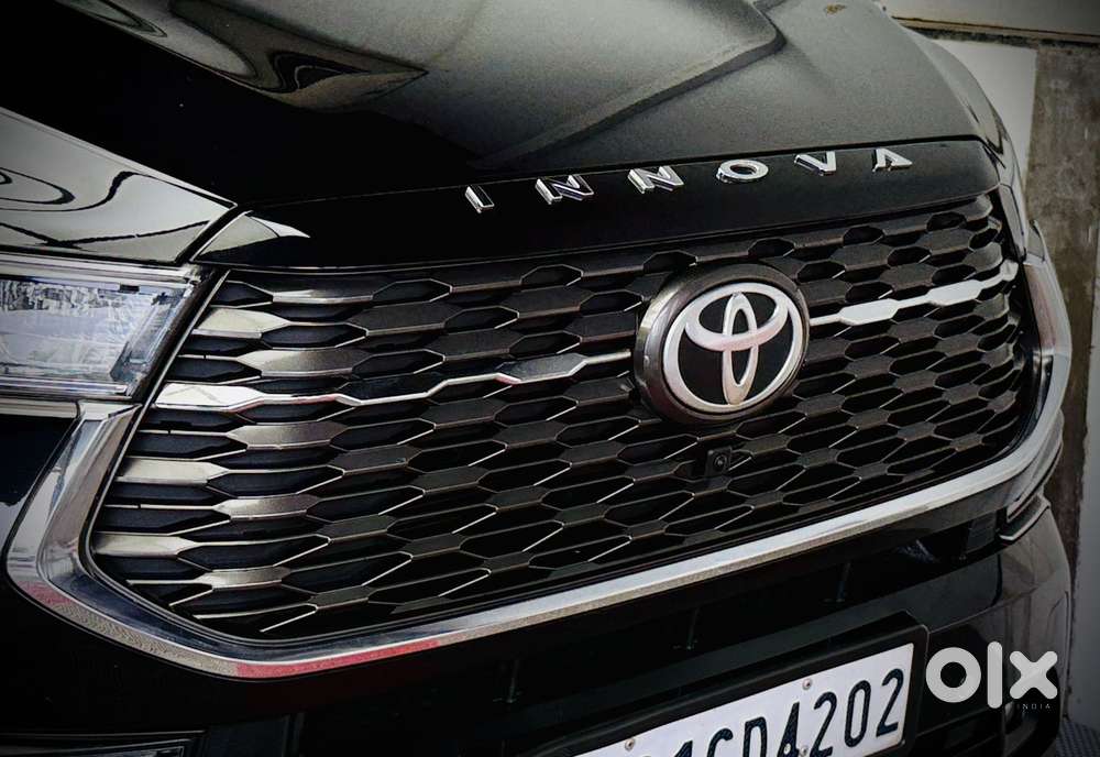 Toyota Innova Hycross 2.0 Zx Hybrid 7 Str, 2023, Petrol