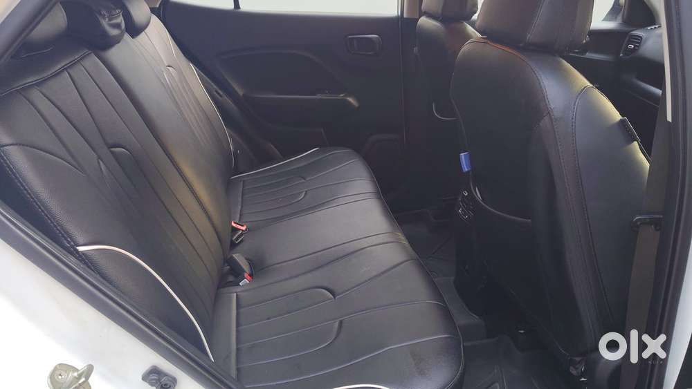 Hyundai Venue S (o) 1.2 Petrol Knight Edition, 2024, Petrol