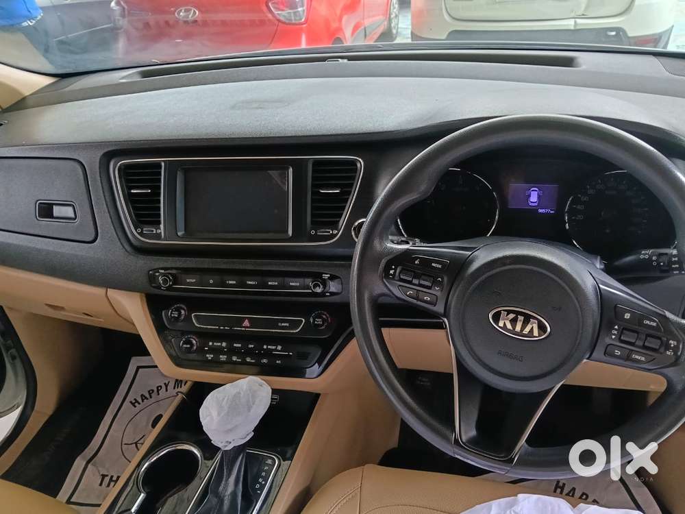 Kia Carnival Premium, 2020, Petrol