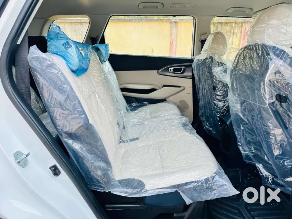 Kia Carens Clavis Ev Htk+, 2025, Petrol
