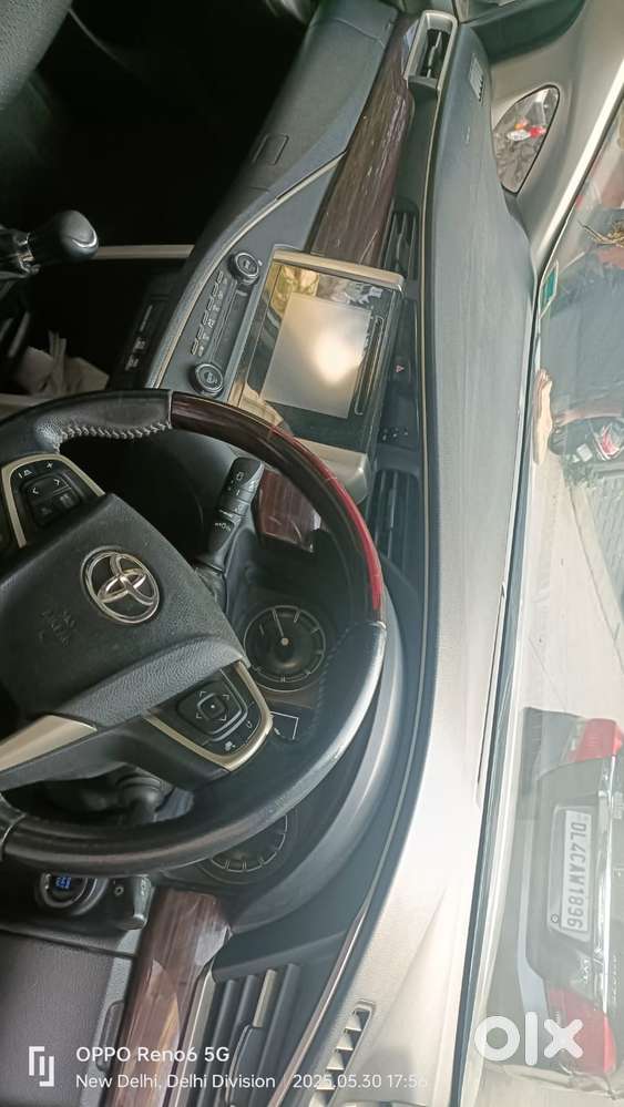 Toyota Innova Crysta 2.4 V, 2016, Diesel