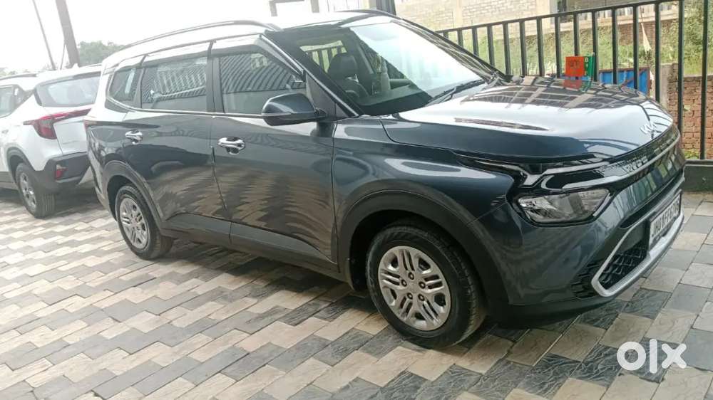 Kia Carens 2023 Petrol Well Maintained New Condition