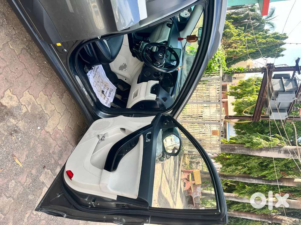 Tata Nexon Xz+s 2022 Petrol Mt (with Sunroof)-15k Km Driven Single Own