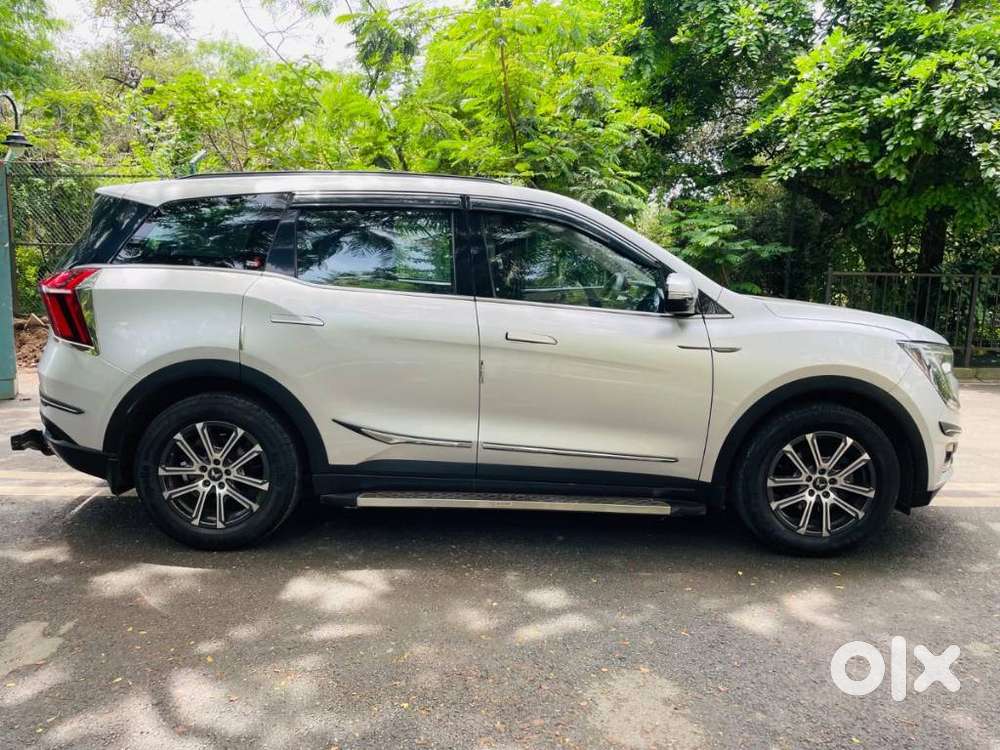 Mahindra Xuv700 2.0 Ax 7 Petrol Mt Str, 2023, Petrol