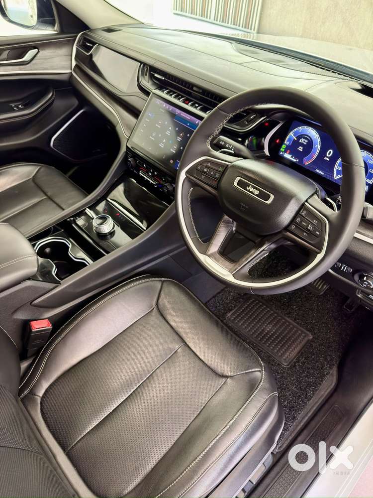 Jeep Grand Cherokee Limited (o) 4x4 At, 2025, Petrol