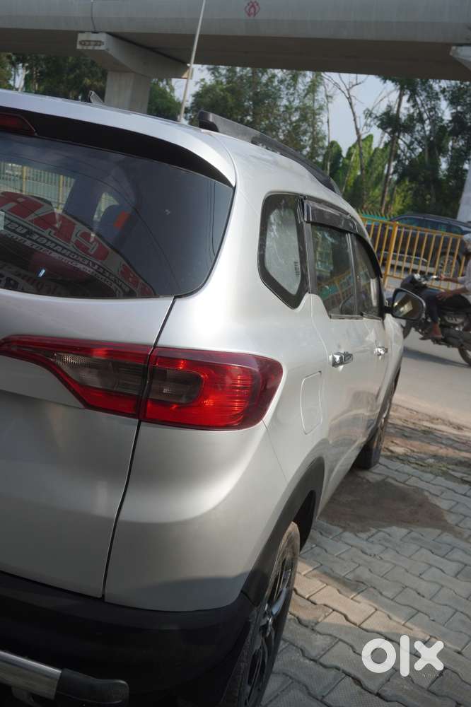 Renault Triber, 2022, Petrol