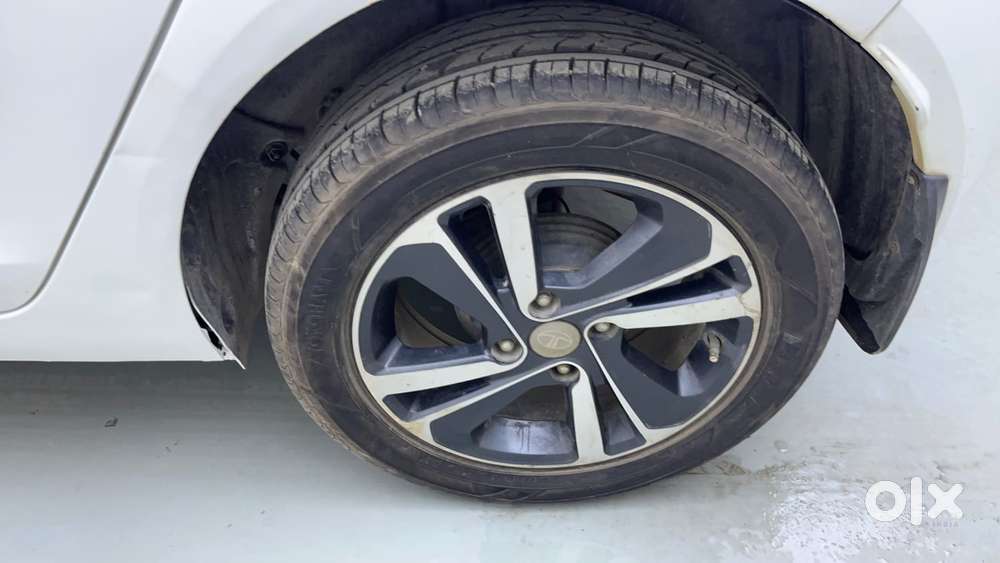 Tata Altroz Xz, 2020, Petrol