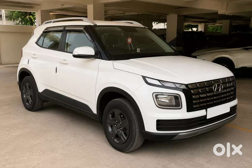 Hyundai Venue 1.2 S (o), 2024, Petrol