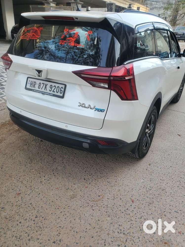 Mahindra Xuv700 2.0 Mx Petrol Mt 5 Str, 2023, Petrol