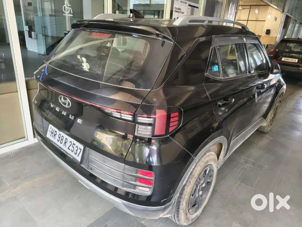 Hyundai Venue Sx Petrol Manual 1st Owner 2024
