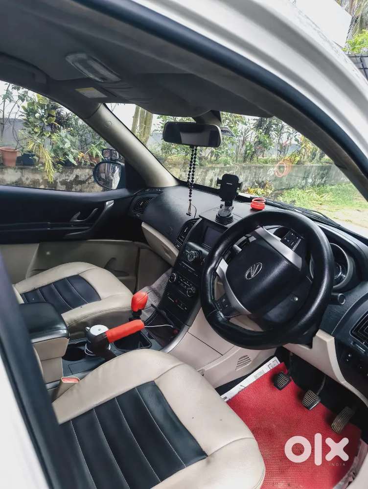 Mahindra Xuv500 2.2 W6 Diesel 2015