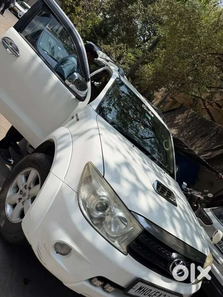 Toyota Fortuner Legender 2011