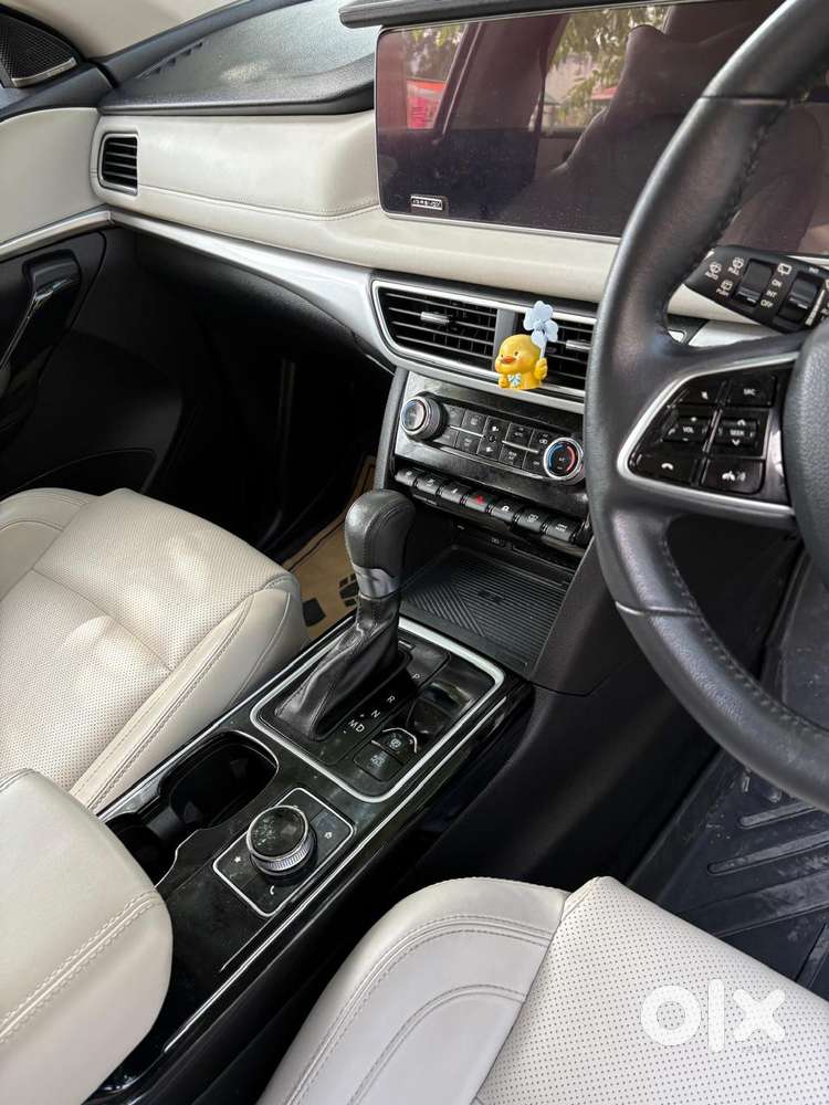 Mahindra Xuv700 Ax7l 6 Str At, 2022, Diesel