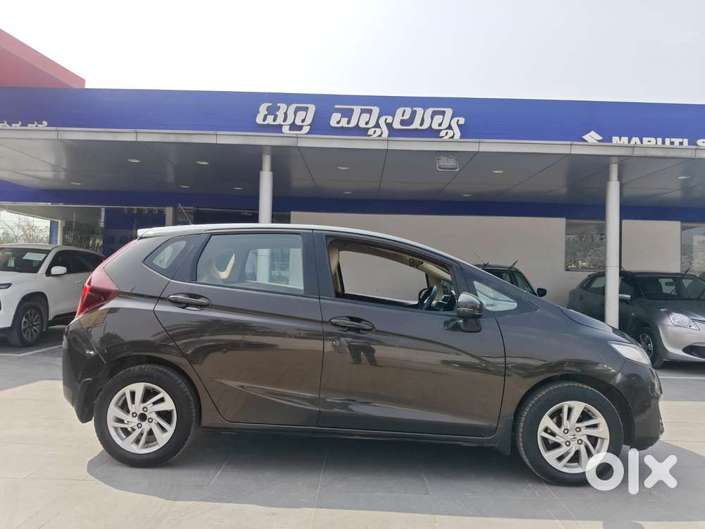 Honda Jazz V Mt Privilege, 2016, Petrol