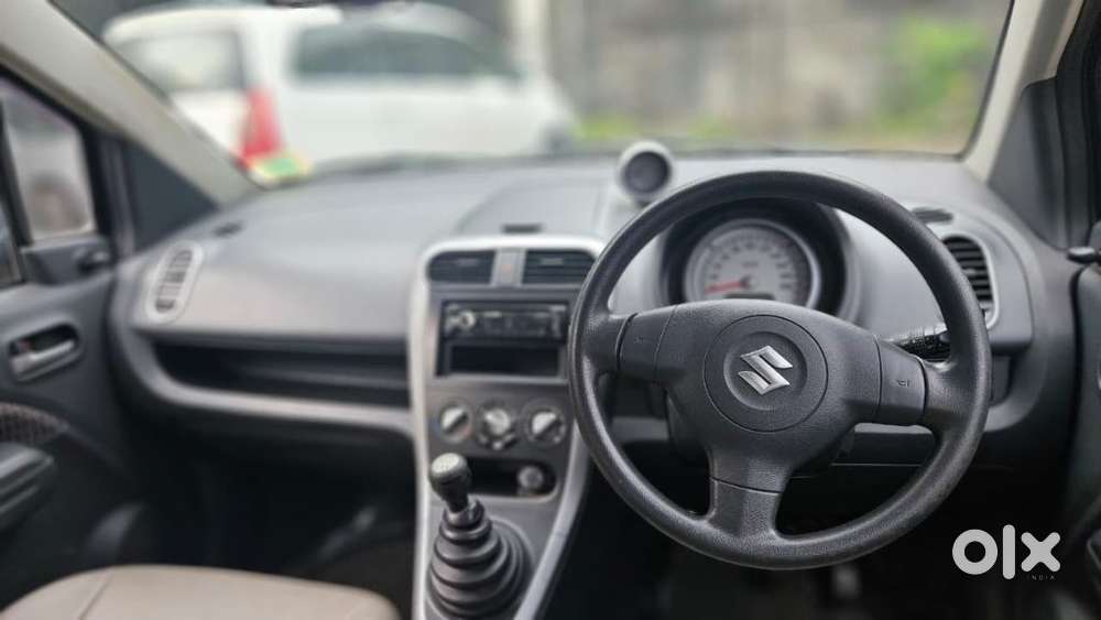 Maruti Suzuki Ritz Vxi, 2013, Petrol