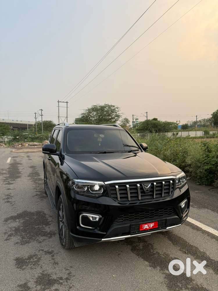 Mahindra Scorpio-n Z8 Select Diesel Manual 2025