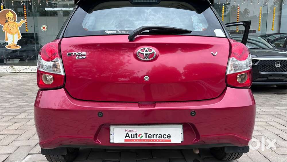 Toyota Etios Liva V Dual Tone, 2019, Petrol