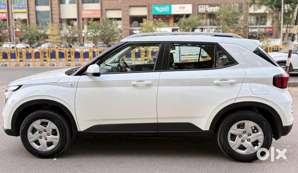 Hyundai Venue [2022-ongoing] 1.2 S, 2022, Cng & Hybrids