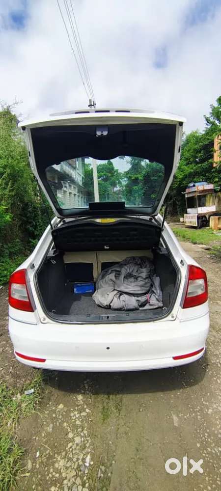 Skoda Laura 2011 Petrol Well Maintained