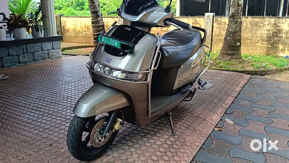 Well maintained showroom condition 75km range