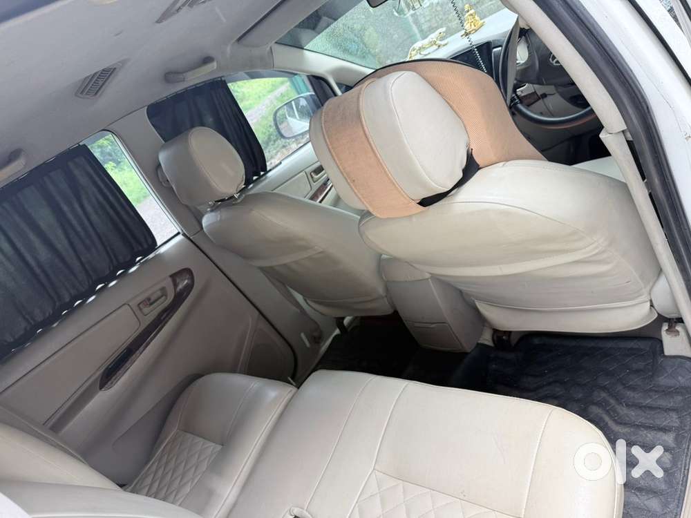 Toyota Innova 7 Str 2012