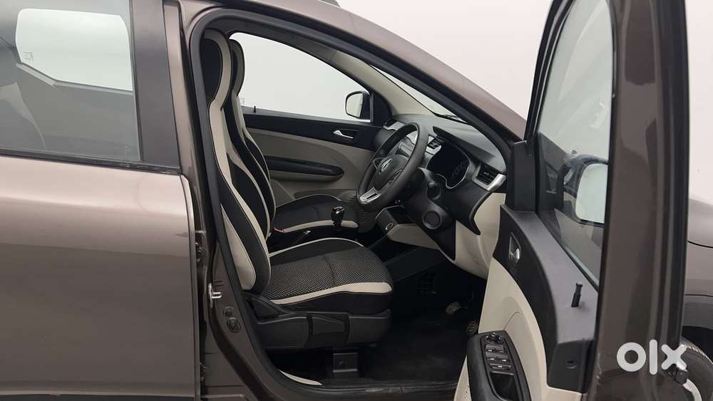 Renault Triber Rxz, 2022, Petrol