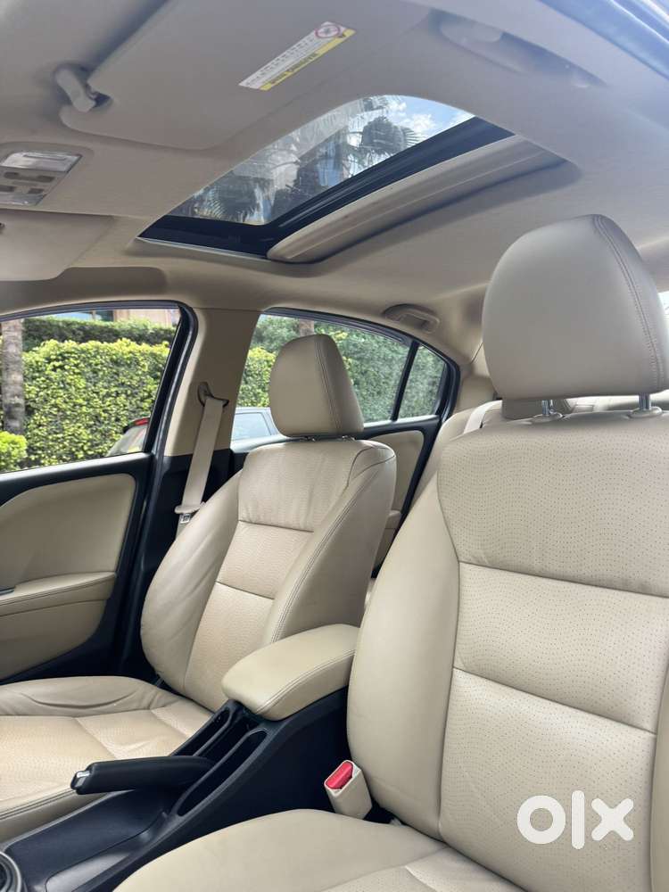Honda City V Mt Sunroof, 2015, Petrol