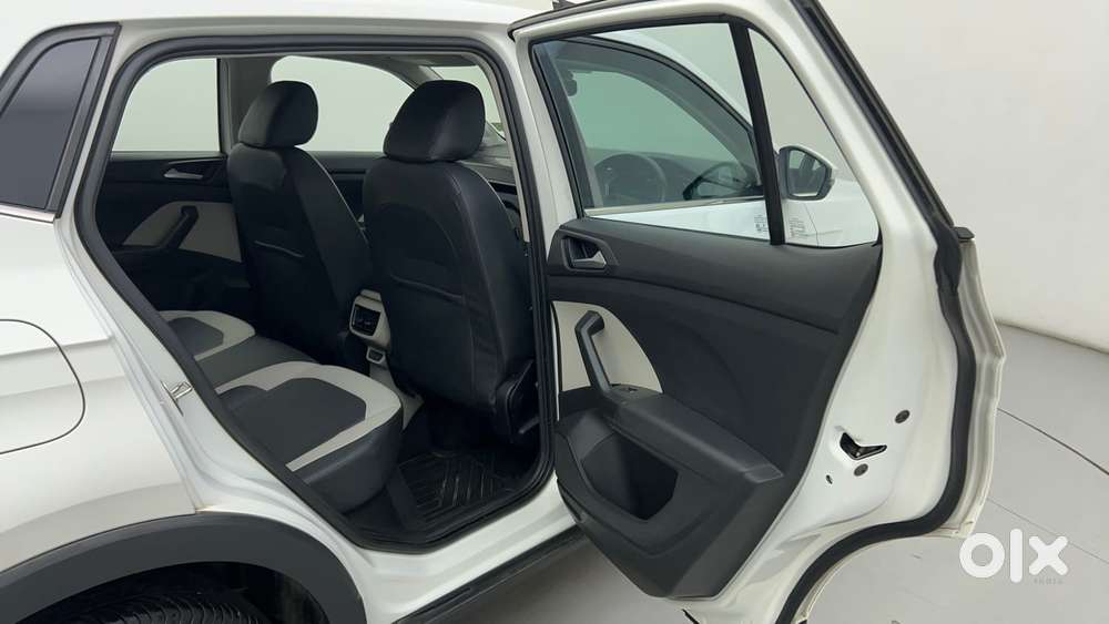 Volkswagen Taigun Topline 1.0 Tsi At (electric Seats), 2022, Petrol
