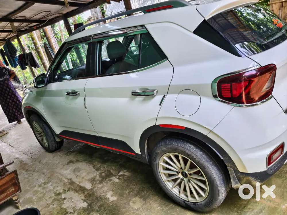 Hyundai Venue 2022 Petrol 49000 Km Driven