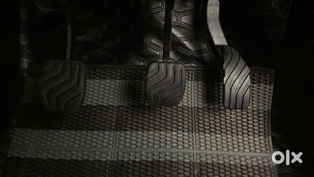 Renault Triber Rxl, 2023, Petrol