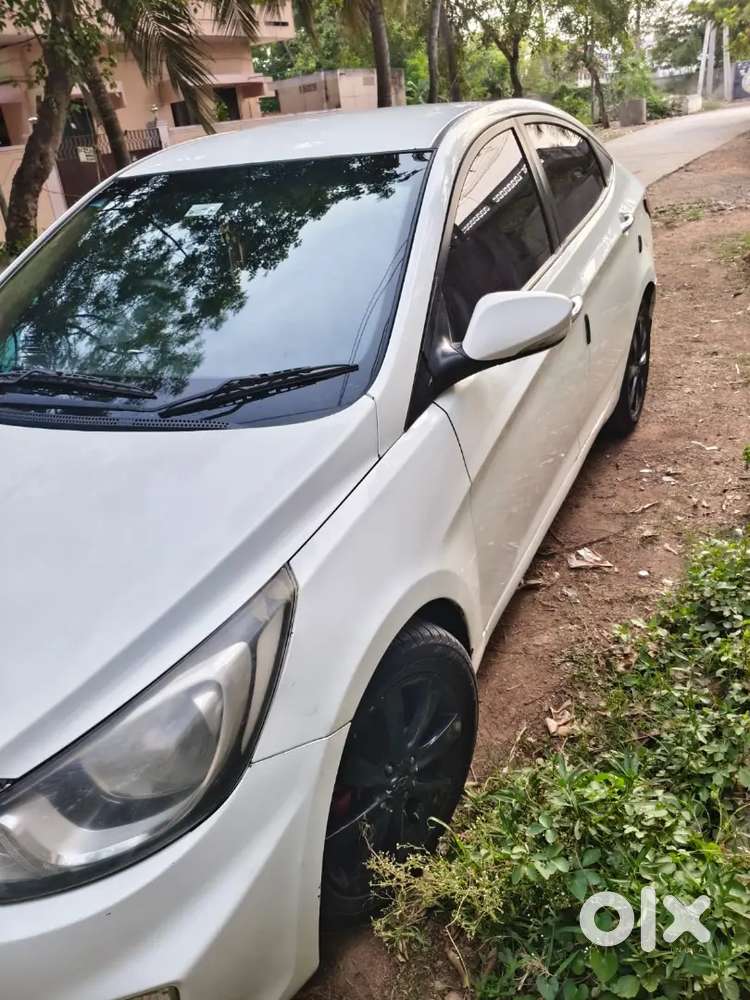 Hyundai Verna 2013 Diesel 128000 Km Driven