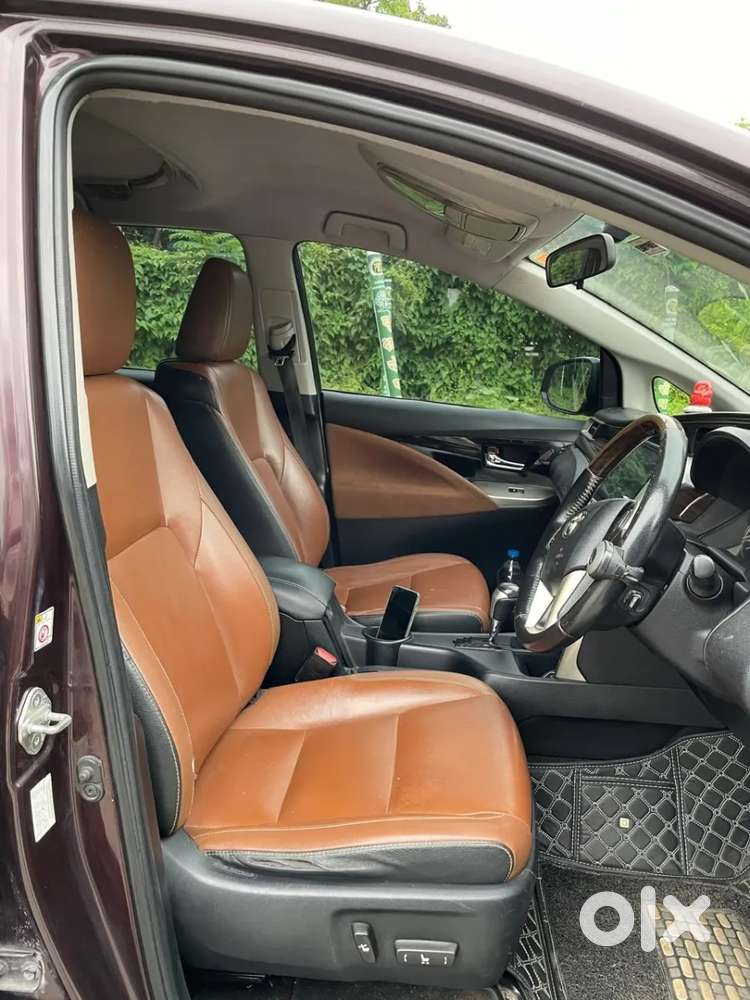 Toyota Innova Crysta 2.8 Zx At 7 Seater, 2016, Diesel