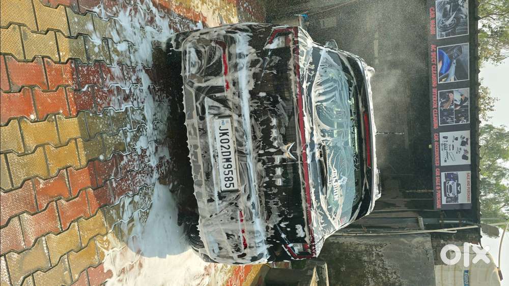 Mahindra Xuv 3xo Ax7 2nd Top Model 2024